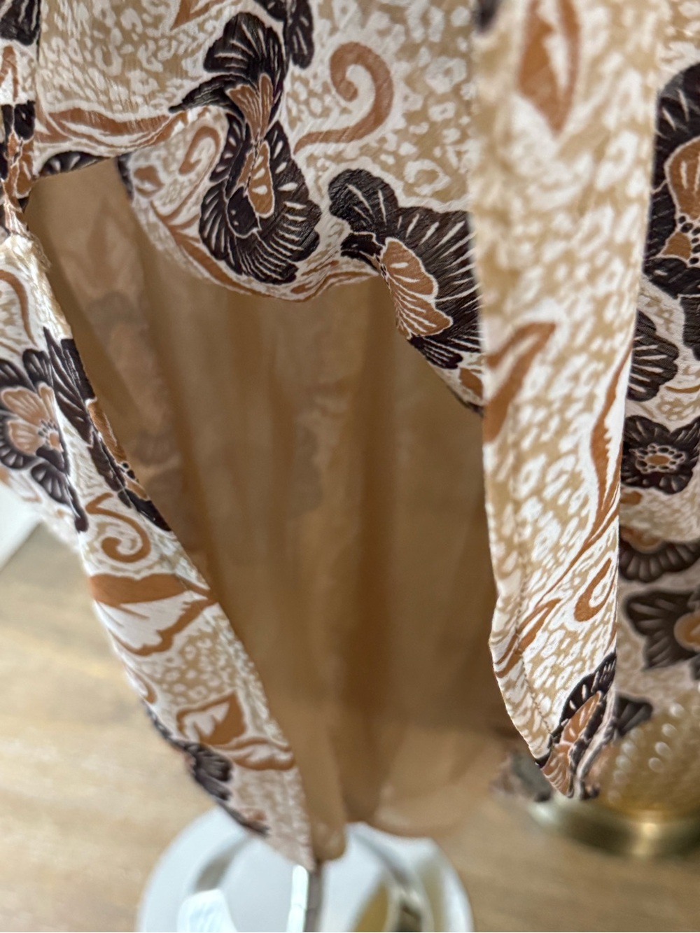 5 for $20 Deal- LOFT Cream Floral Blouse with Brown & Tan Blooms- Size XS - Picture 3 of 5